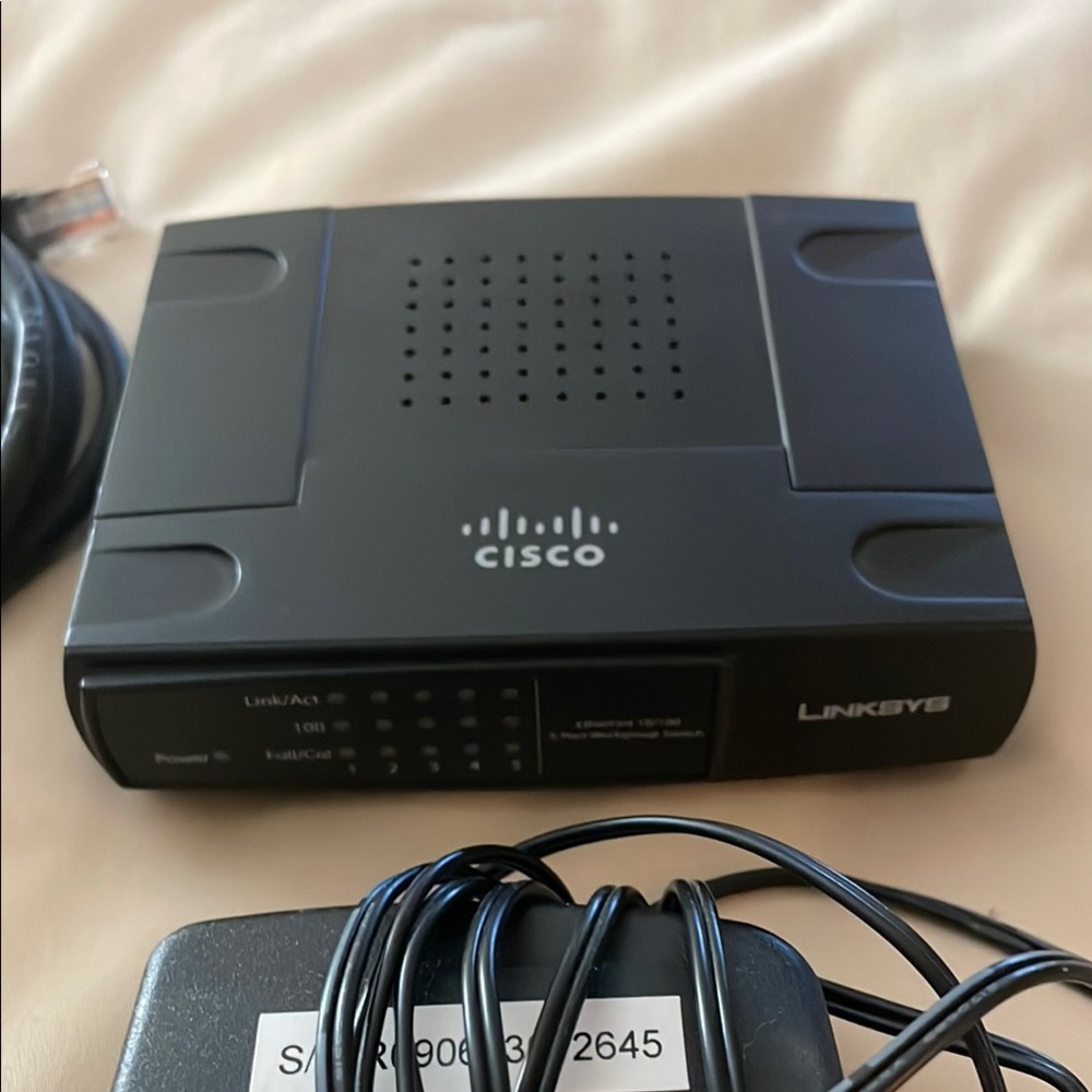 Cisco Linksys Black Wired Router switch